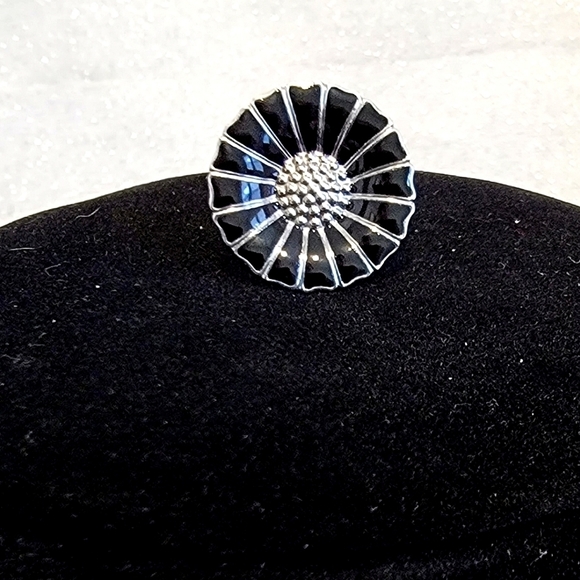 GEORG JENSEN Enamel Daisy Ring - Picture 8 of 8